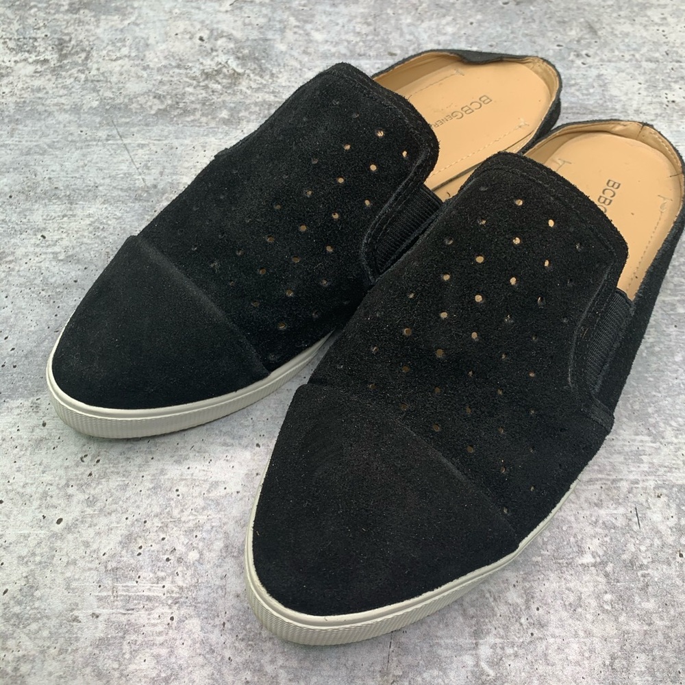 ⚠️ BCBGENERATION Black Slip On Shoes - Picture 4 of 8